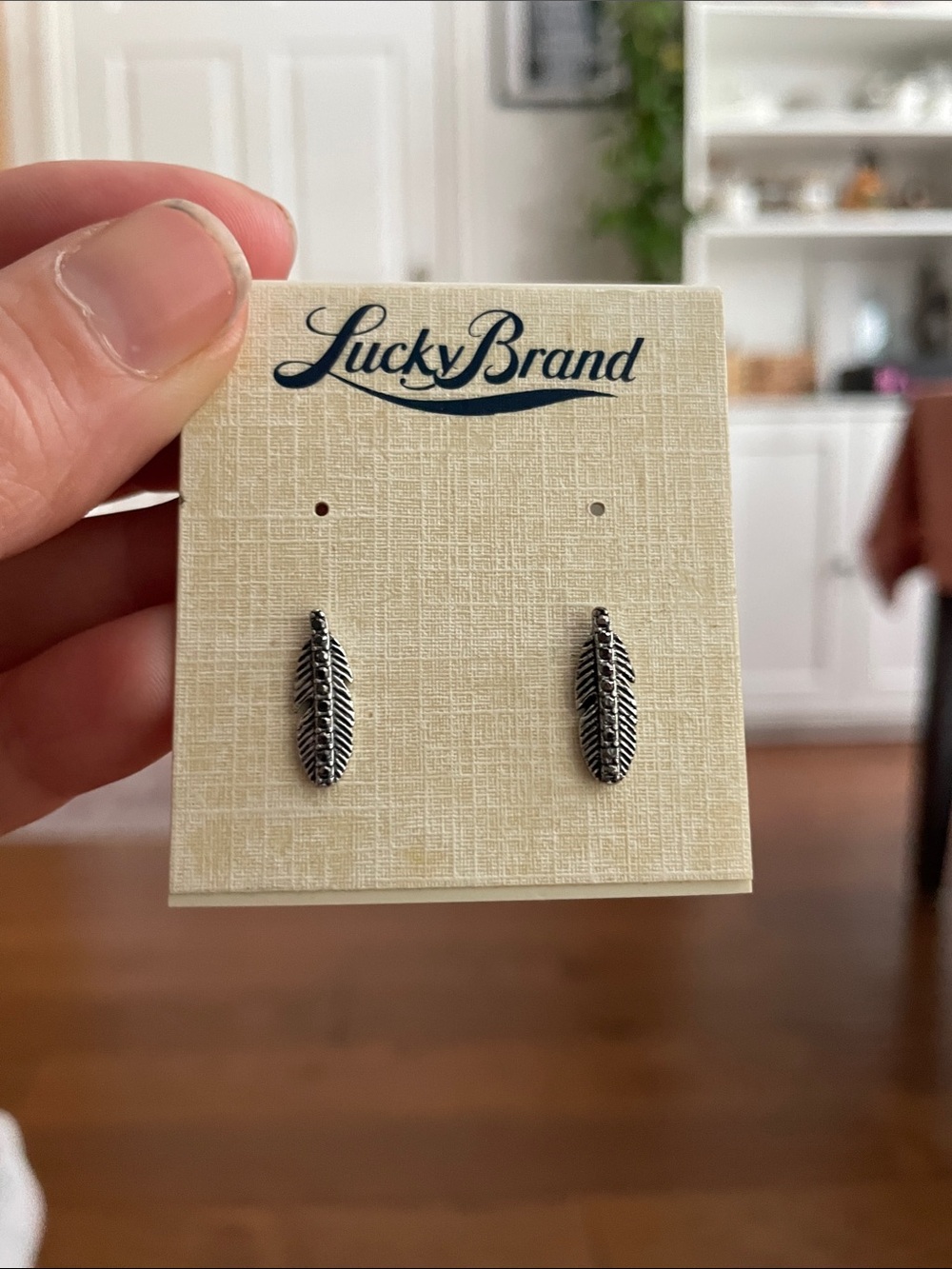 Lucky Brand Silver Feather Stud Earrings - Detailed Etched Design - Picture 4 of 4